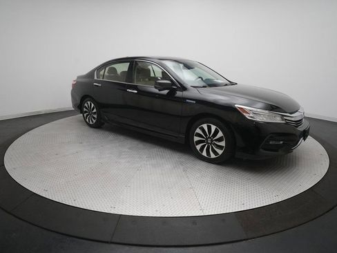 Used 2017 Honda Accord Touring image 13