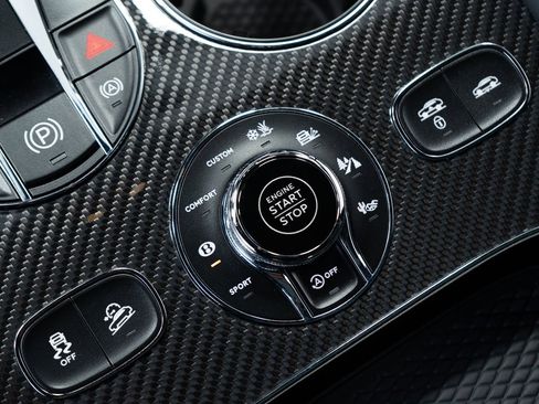 Certified 2025 Bentley Bentayga Extended Wheelbase image 36