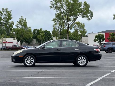 Used 2004 Lexus ES 330 FWD image 2