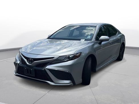 Used 2024 Toyota Camry XSE FWD image 2