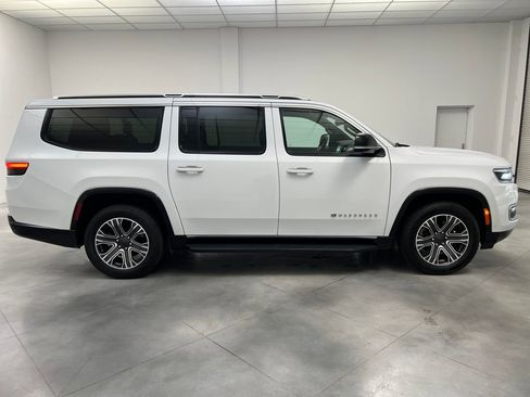 Used 2024 Jeep Wagoneer L Series II image 8