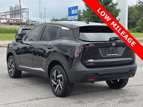 Used 2025 Nissan Kicks SV FWD image 4
