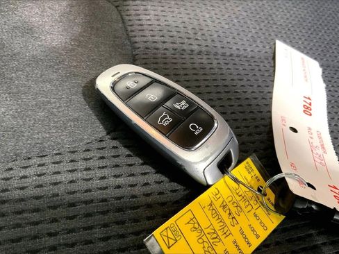 Used 2021 Hyundai Santa Fe SEL w/ Convenience Package image 19