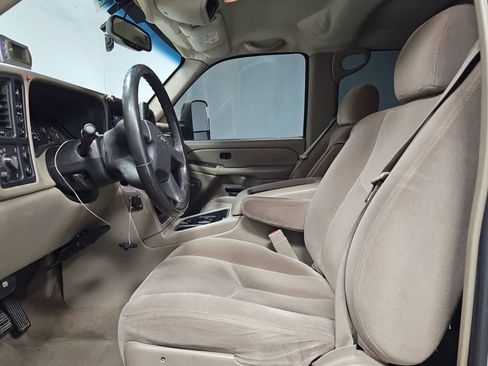 Used 2004 GMC Sierra 2500 SLE w/ Heavy-Duty Power Package image 5