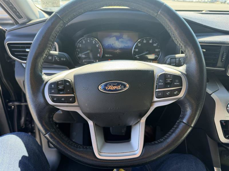 Used 2021 Ford Explorer XLT w/ Equipment Group 202A AWD/4WD image 18