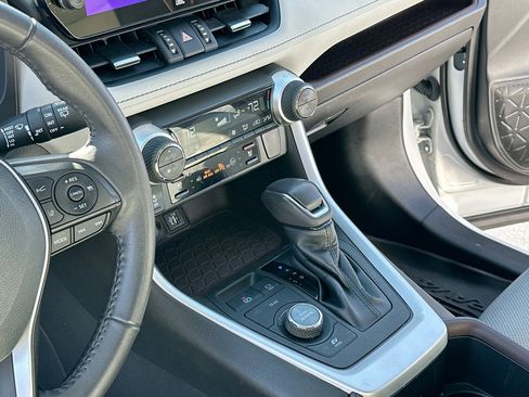 Used 2023 Toyota RAV4 Limited image 11