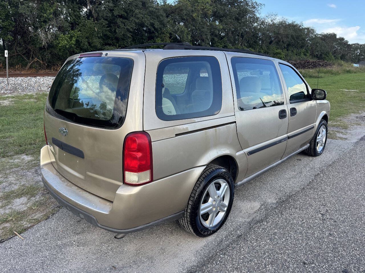 Used 2005 Chevrolet Uplander FWD image 3