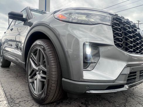 Used 2025 Ford Explorer ST w/ Sun And Sound Package AWD/4WD image 7