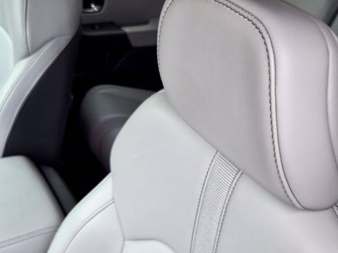 Certified 2025 Honda Pilot EX-L image 11