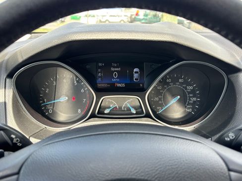 Used 2016 Ford Focus SE w/ SE Sport Package FWD image 7
