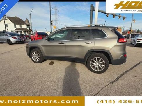 Used 2018 Jeep Cherokee Limited image 6