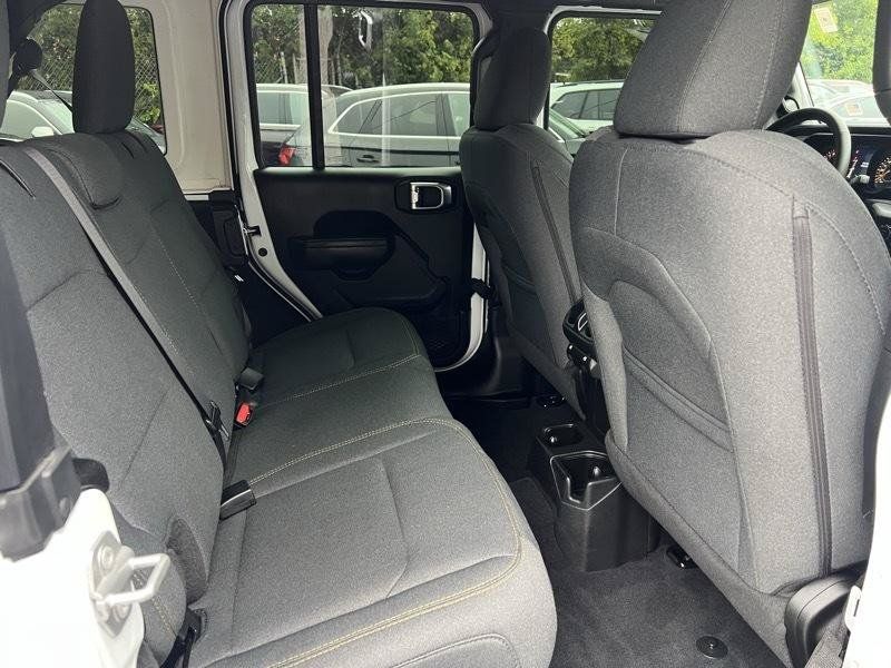 Used 2025 Jeep Wrangler Unlimited Sport AWD/4WD image 8