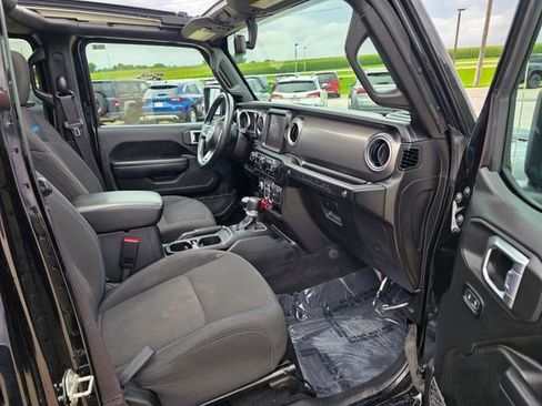 Used 2023 Jeep Wrangler Unlimited Rubicon 4xe w/ Cold Weather Group AWD/4WD image 25