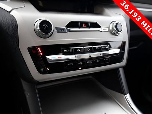 Used 2023 Ford Explorer XLT w/ Equipment Group 202A image 28