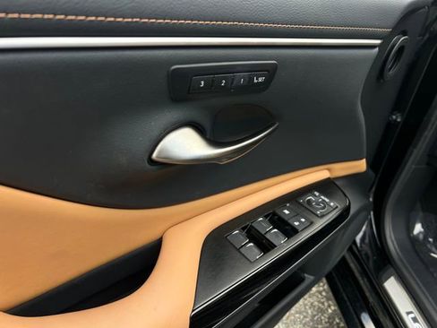 Used 2024 Lexus ES 350 w/ Premium Package image 11