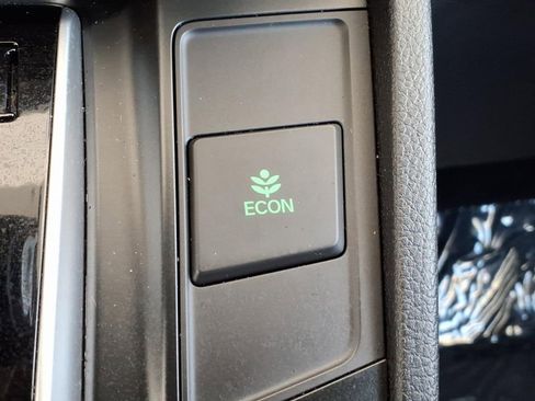 Used 2019 Honda CR-V LX image 29