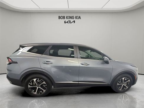 Used 2024 Kia Sportage EX FWD image 6