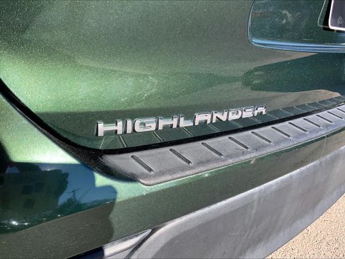 Used 2023 Toyota Highlander XLE FWD image 31