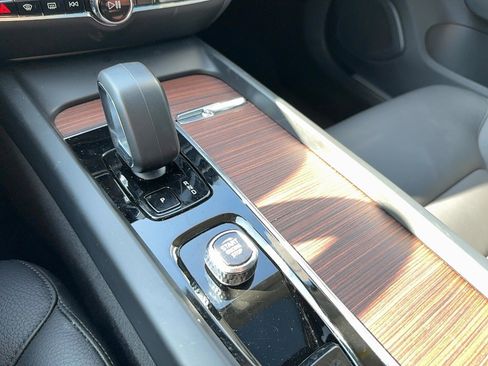 Certified 2025 Volvo V60 B5 Cross Country Plus image 25