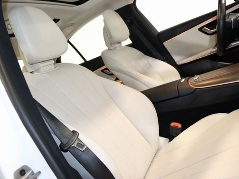 Used 2025 Mercedes-Benz E 350 4MATIC Sedan image 63