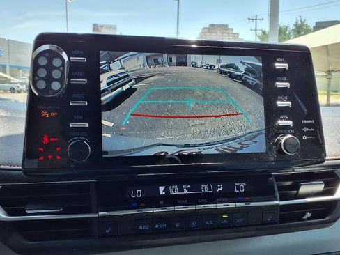 Used 2023 Toyota Sienna XSE FWD image 16