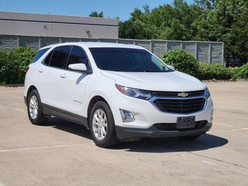 Used 2018 Chevrolet Equinox LT FWD image 3