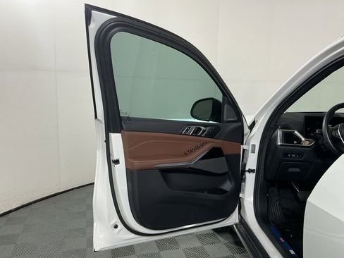 Certified 2025 BMW X5 sDrive40i w/ Premium Package image 20