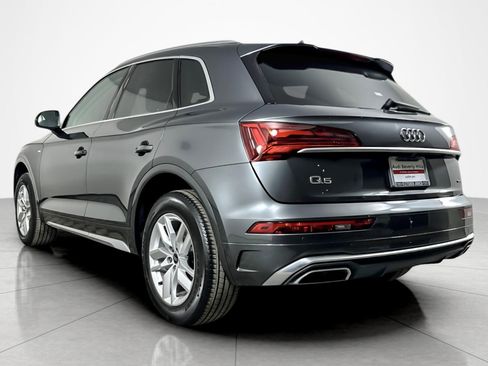 Used 2022 Audi Q5 2.0T Premium w/ Convenience Package image 3