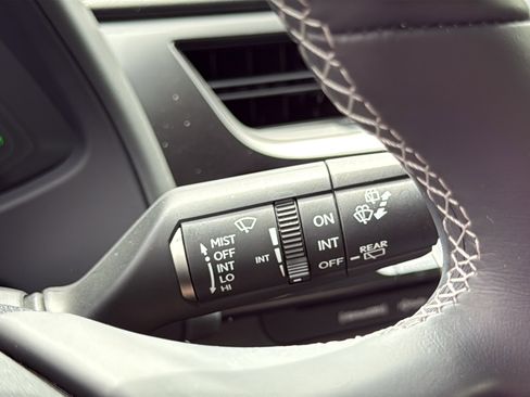Used 2022 Lexus UX 200 w/ Accessory Package (Z1) FWD image 18