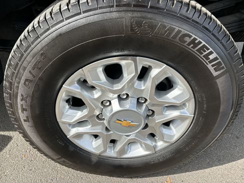 Used 2024 Chevrolet Silverado 3500 LTZ w/ LTZ Convenience Package image 4