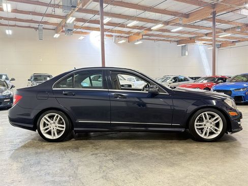 Used 2013 Mercedes-Benz C 250 Sedan image 9