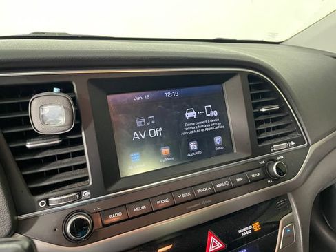 Used 2018 Hyundai Elantra Value Edition FWD image 7