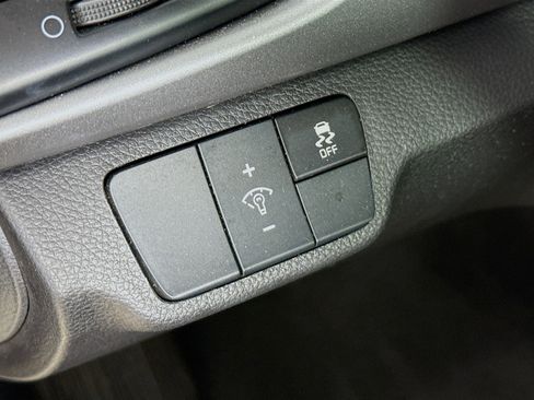 Used 2023 Kia Rio LX image 9