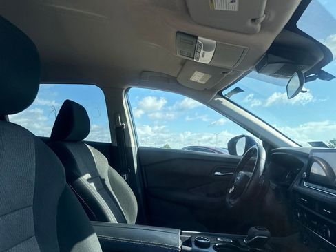 Certified 2025 Nissan Rogue SV AWD/4WD image 24