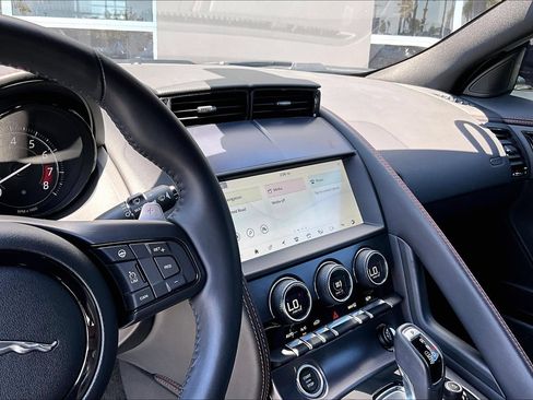 Certified 2020 Jaguar F-TYPE R AWD/4WD image 5
