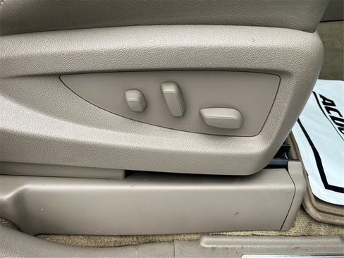 Used 2015 Chevrolet Suburban LT image 35