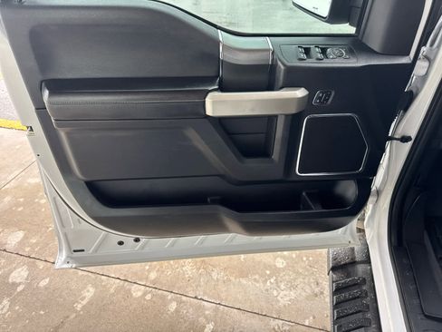 Used 2017 Ford F150 Lariat image 11