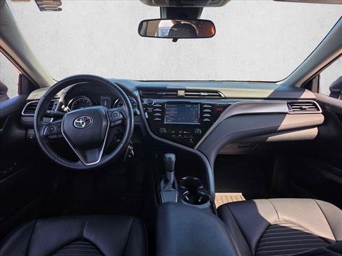 Used 2019 Toyota Camry SE FWD image 14