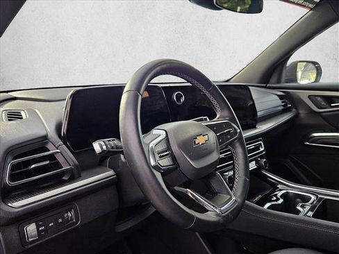 Used 2026 Chevrolet Traverse LT image 9