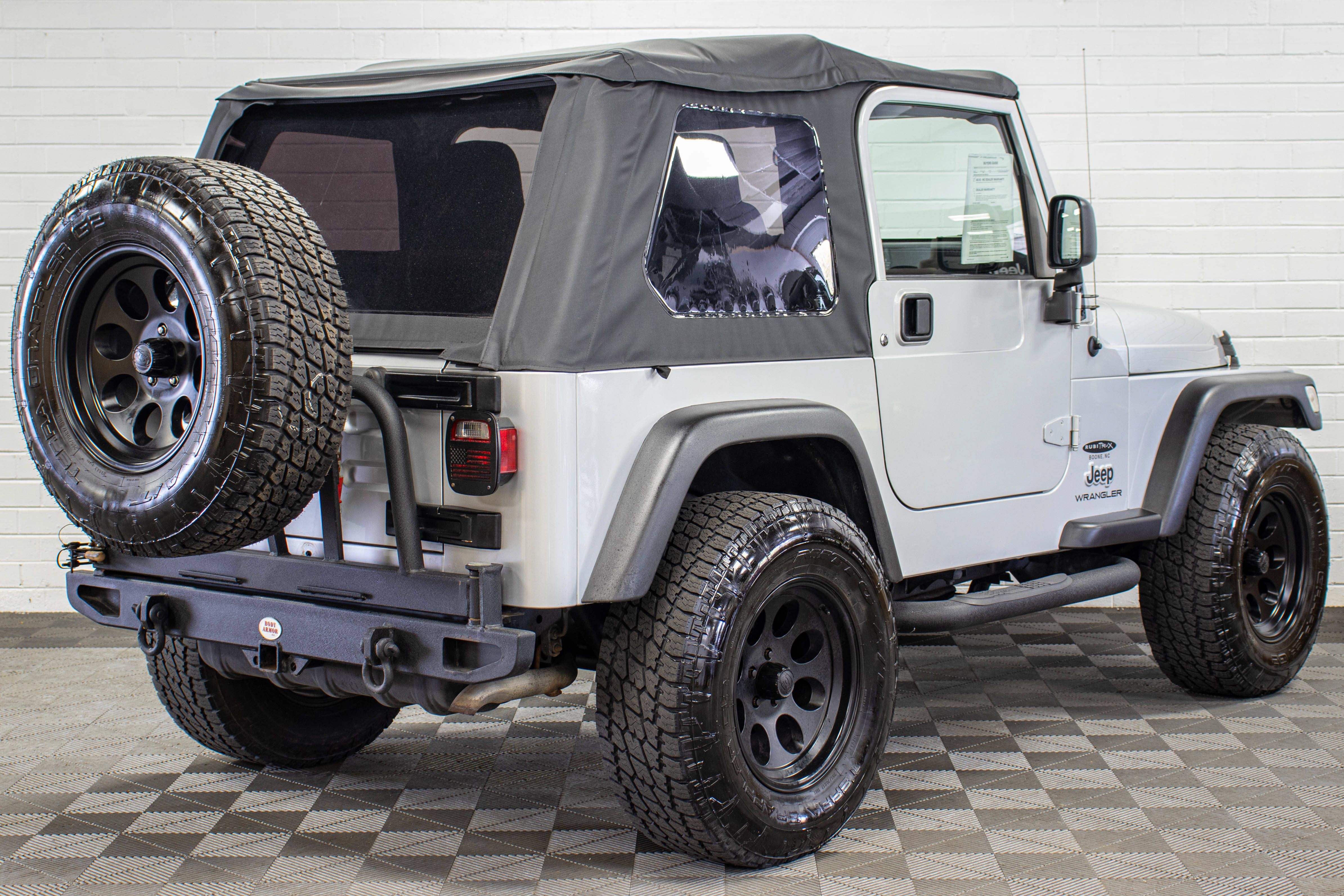 Used 2005 Jeep Wrangler X w/ Tire & Wheel Group (Ecco) AWD/4WD image 3