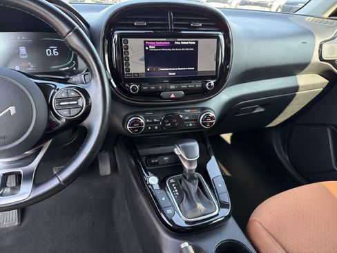 Used 2025 Kia Soul EX FWD image 26