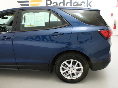 Used 2022 Chevrolet Equinox LS FWD image 5