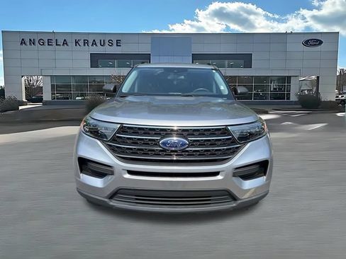 Used 2022 Ford Explorer XLT RWD image 2