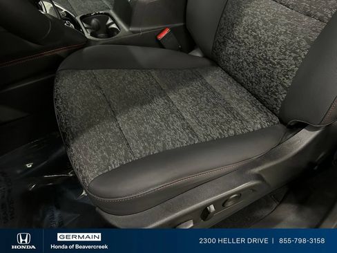Used 2024 Chevrolet Colorado Z71 w/ Z71 Convenience Package 2 AWD/4WD image 19