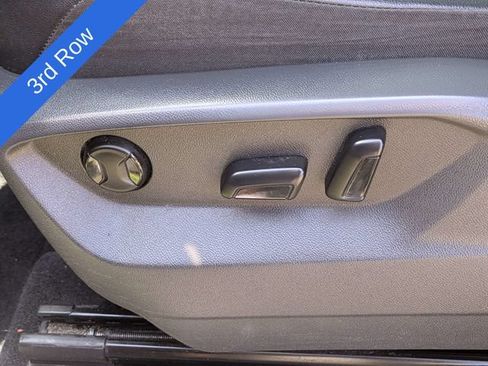Used 2018 Volkswagen Tiguan SE w/ Panoramic Sunroof Package FWD image 20