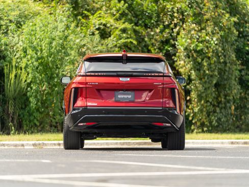 Used 2024 Cadillac Lyriq Luxury RWD image 48