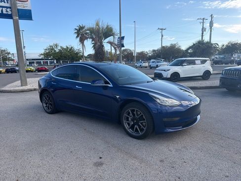Used 2020 Tesla Model 3 Standard Range Plus image 7