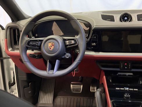 New 2026 Porsche Cayenne S image 20