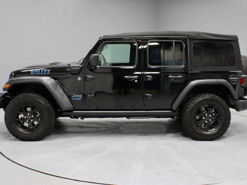 Used 2024 Jeep Wrangler Unlimited AWD/4WD image 7