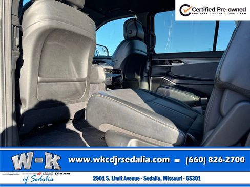 Certified 2024 Jeep Wagoneer Series III AWD/4WD image 30
